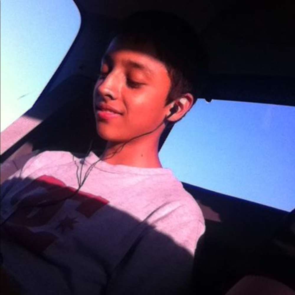 Meet your Posher, Carlos